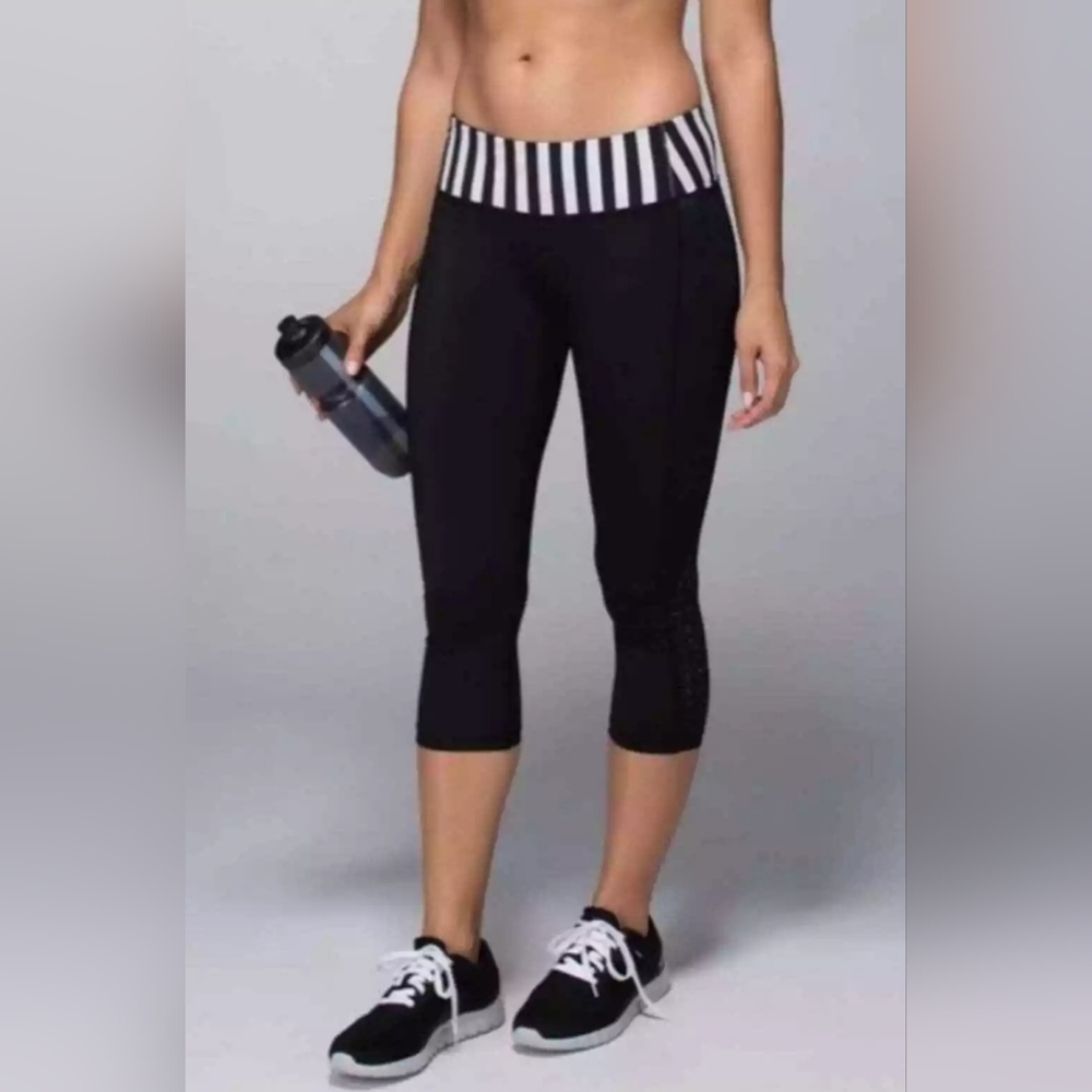 Lululemon Water Bound Crop Legging. Size 4